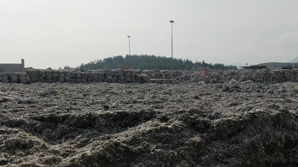 On Image: Ragging material stored outside